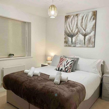 Great Home In Lovely Area With Parking, Sleeps 6 Folkestone Eksteriør bilde