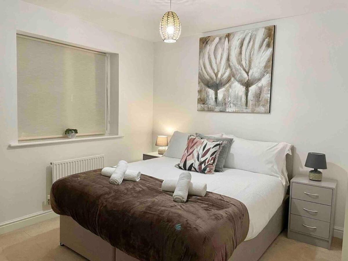 Great Home In Lovely Area With Parking, Sleeps 6 Folkestone Eksteriør bilde