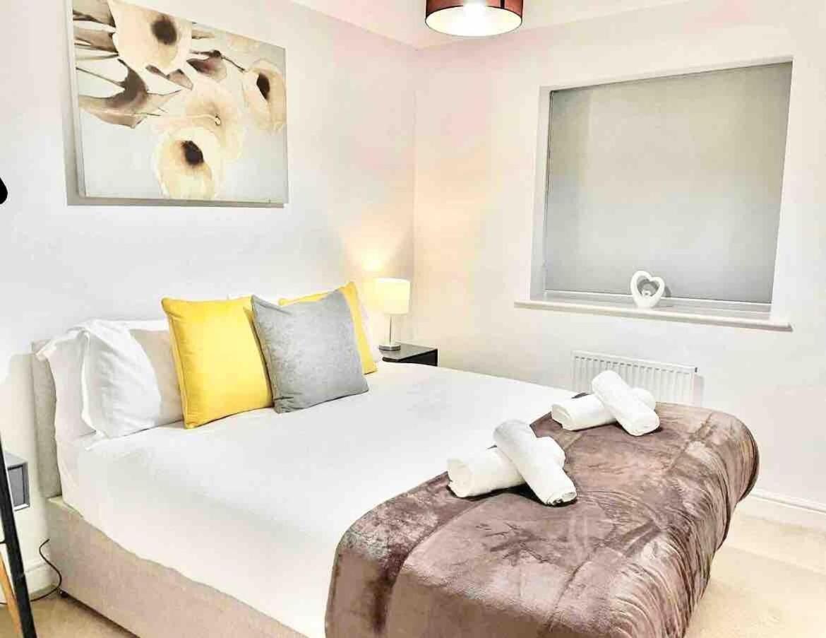 Great Home In Lovely Area With Parking, Sleeps 6 Folkestone Eksteriør bilde