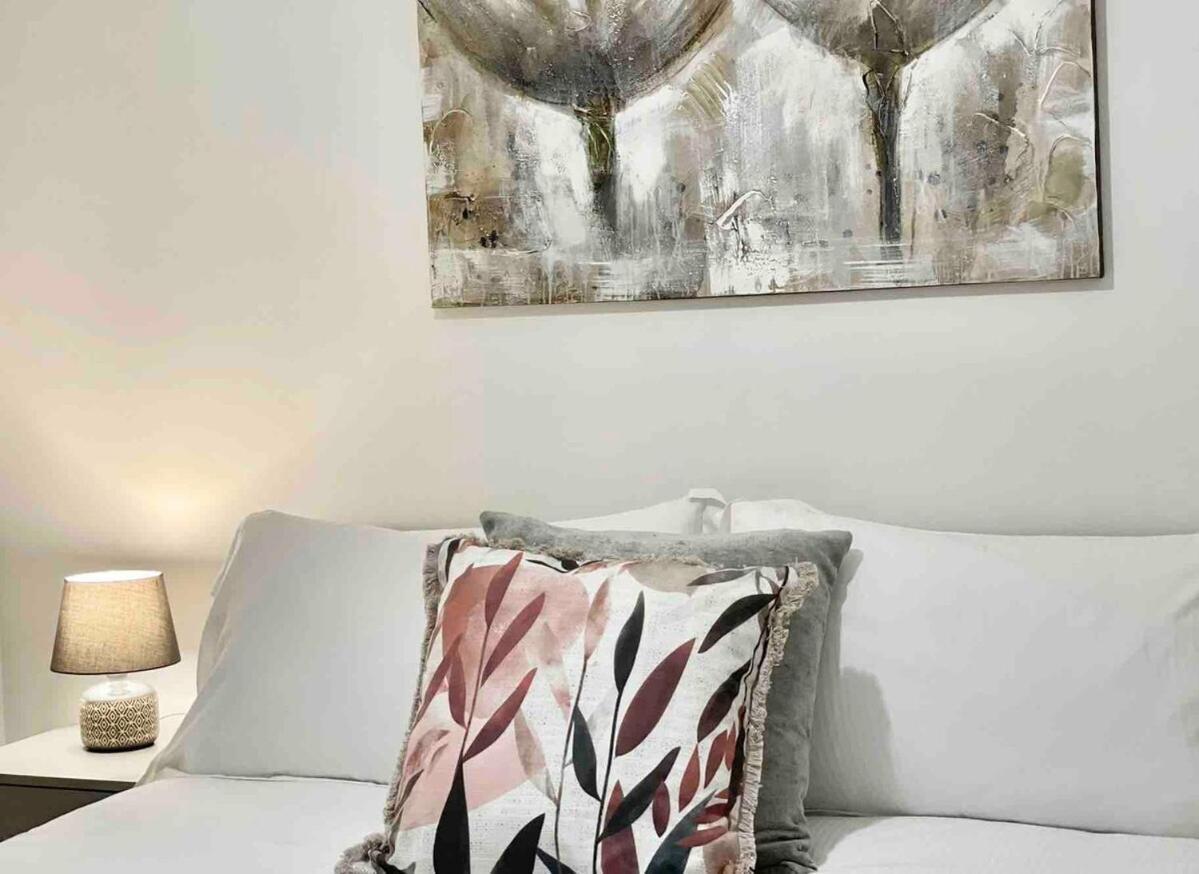 Great Home In Lovely Area With Parking, Sleeps 6 Folkestone Eksteriør bilde